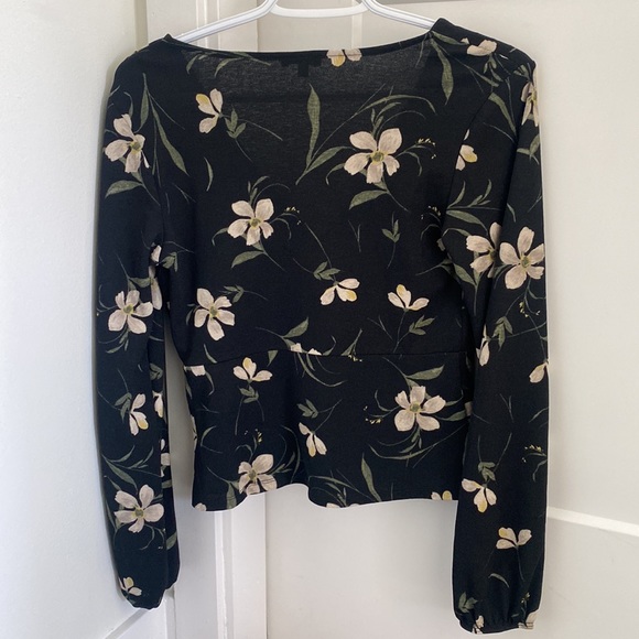 Women’s top - Picture 2 of 2